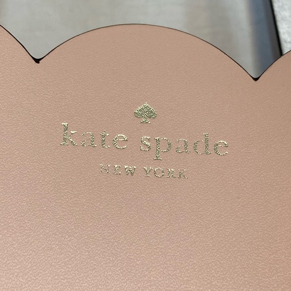 KATE SPADE PALE ROSE TOTE BAG WITH DETACHABLE KEY RING SCALLOPPED EDGE NWT - Picture 3 of 11